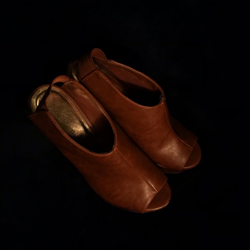 Madden girl wedge shoes!